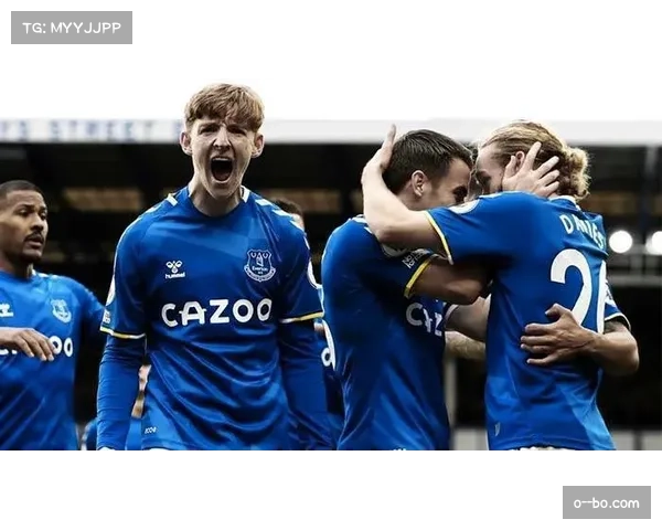 埃弗顿2比0狼队英超联赛保级队展现顽强斗志 埃弗顿2比0狼队英超联赛保级队展现顽强斗志