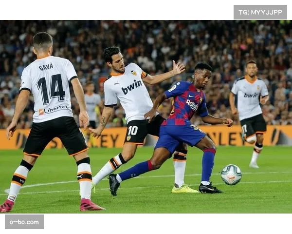 科莫控球率高达75%比赛占比多 技术流风格成赛季亮点 科莫控球率高达75%比赛占比多 技术流风格成赛季亮点